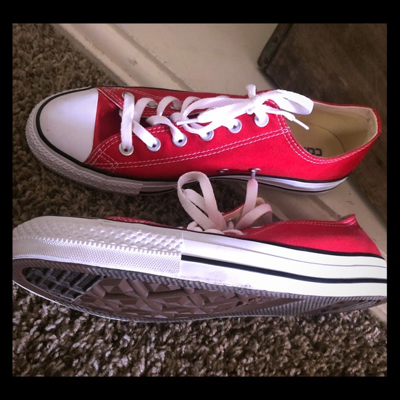 Converse Shoes - Woman’s converse size 10